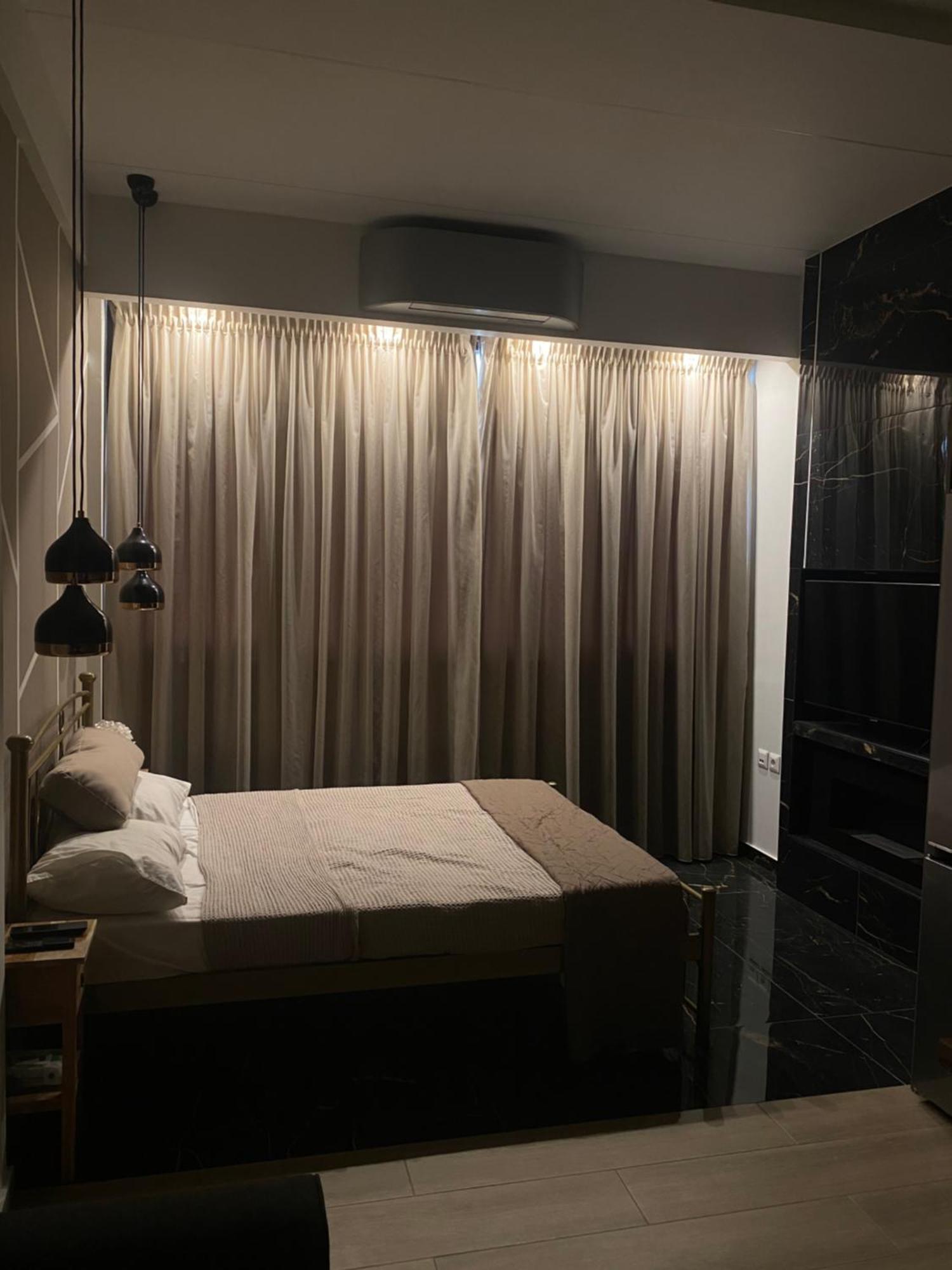 Condo Next To Metro St Athens! Экстерьер фото