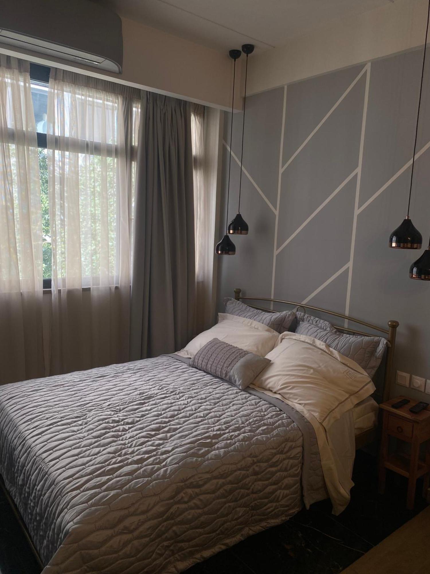 Condo Next To Metro St Athens! Экстерьер фото